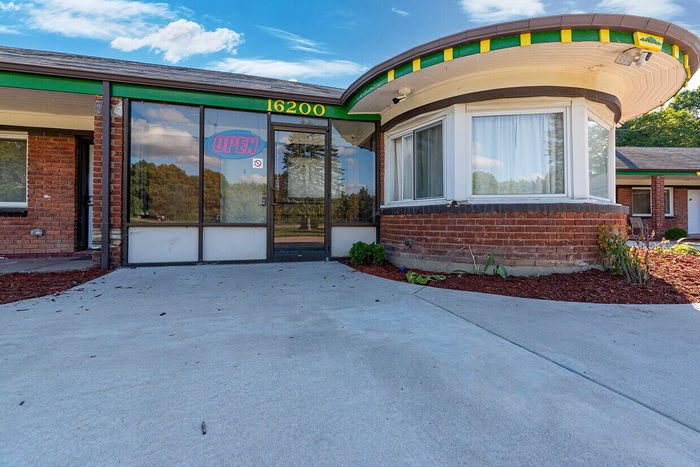 Parkway Motel - Real Estate Photos